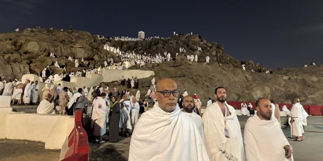 Hac adaylarnn ounluu Arafat'a ulat