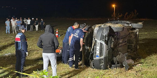 Bayram arifesinde ac kaza: Kar-kocay lm ayrd