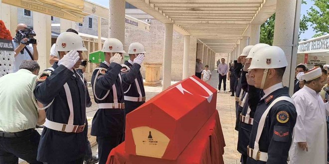Uzman avu ve ei trafik kazasnda hayatn kaybetti! Bebeklerinin tedavisi sryor
