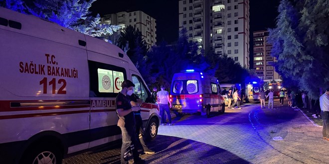 Anne ile 3 ocuunun ld yangnda 5 pheli adliyede