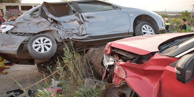 Bayram Tatilinde Trafik Kazalar: 32 Kii Hayatn Kaybetti