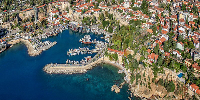 Antalya Mermerli Plajı'nda bin TL'lik giriş ücreti tartışması