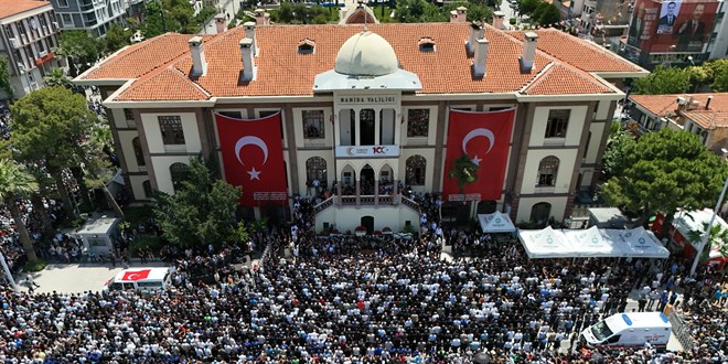 Ferdi Zeyrek, son yolculuğuna uğurlandı