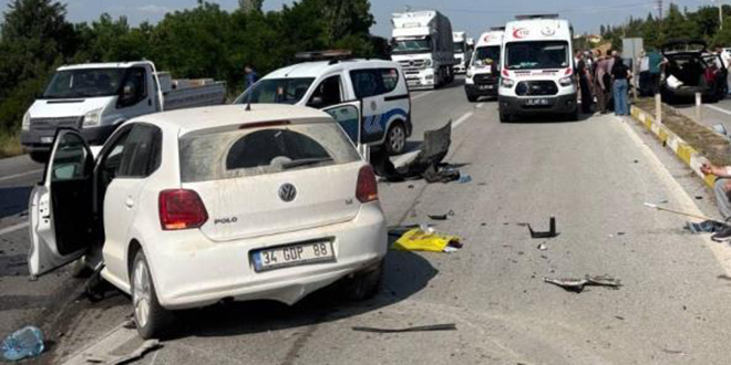 Afyonkarahisar'da kaza: 1 l, 3 yaral