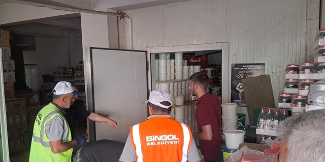Bingöl'de Gıda Toptancısında 1.7 Ton Etiketsiz Yoğurt Yakalandı