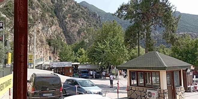 Saklıkent'te başına taş düşen 3 yaşındaki Yamaç kurtarılamadı