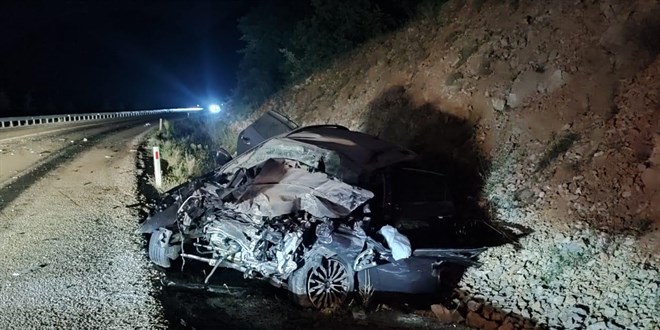 Konya'da yolcu otobsyle otomobil arpt: 1 l, 8 yaral