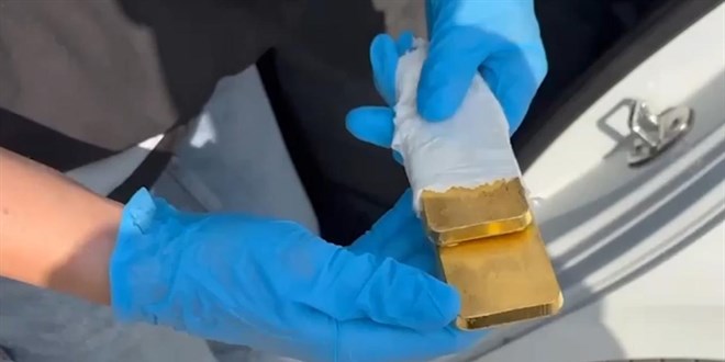 Edirne'de Otomobilde 9,9 Kilo Altın Ele Geçirildi