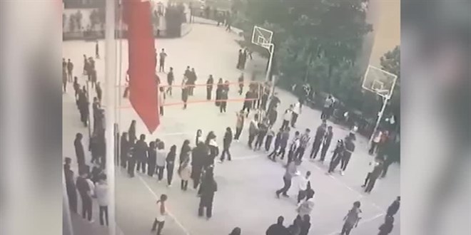 Öğrencisine tekme atan öğretmene 'basit yaralama'dan ceza