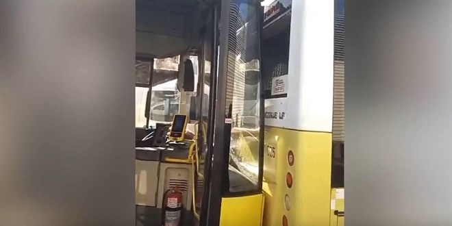 �ETT otob�s� ba�ka bir �ETT otob�s�ne �arpt�