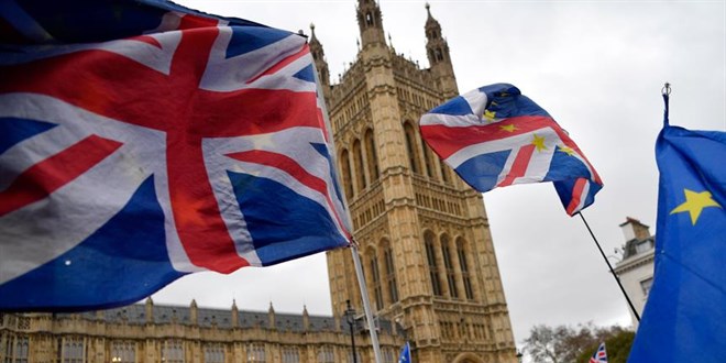 ngiltere, ran'daki bykelilik alanlarn geri ektiini duyurdu