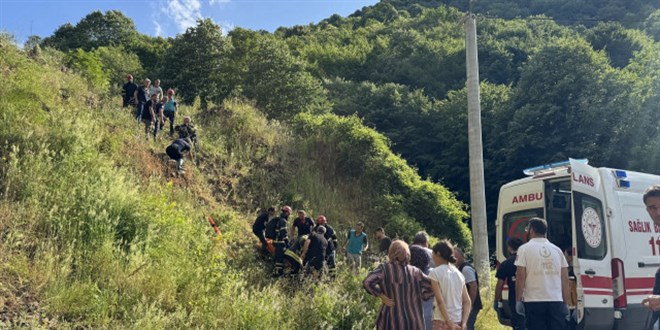 Piknik yaparken anne ve iki oğlu kayalıklardan düştü: Bir ölü iki yaralı