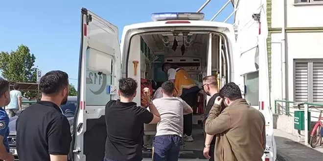 Polis, sağlık kontrolüne götürülürken kaçmak isteyen tutukluyu kalçasından vurdu