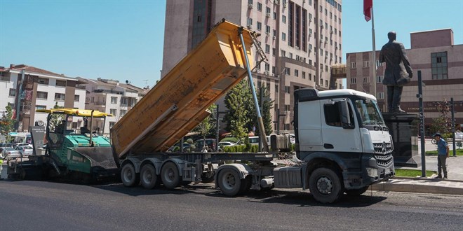 Etimesgut'ta Cadde ve Sokaklar Modern Yollara Kavuşuyor