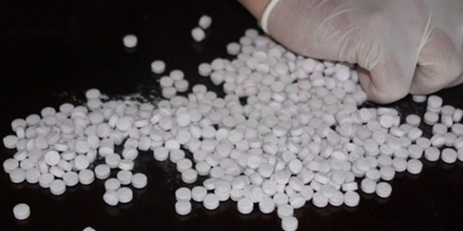 Mersin'de 332 Bin Sentetik Ecza Hap� Ele Ge�irildi