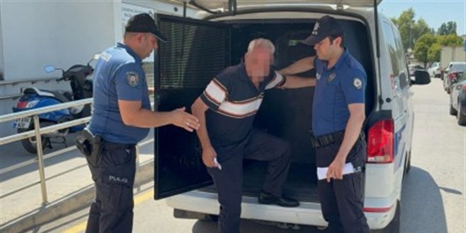 Halk Otobsnde Skandal: Emekli Hakim Gzaltna Alnd