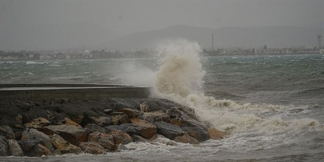 Ege Denizi i�in f�rt�na uyar�s� yap�ld�