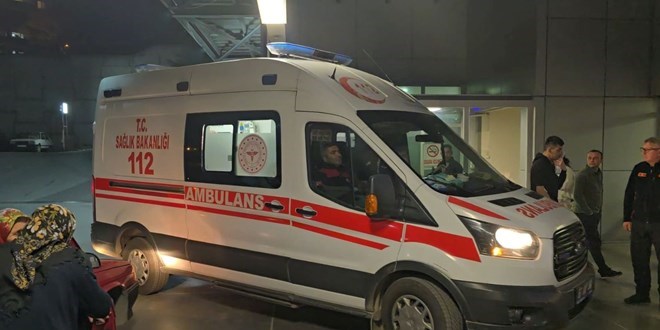 Kastamonu'da otomobil uuruma yuvarland: 1 l, 4 yaral