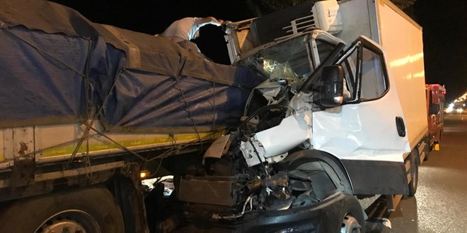 Uak'ta kamyonet park halindeki tra arpt: 1 l