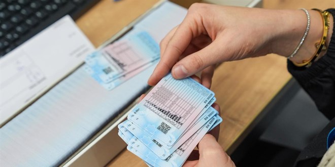 Eski tip ehliyetler iin zaman daralyor