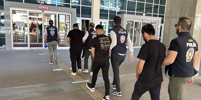 Sarahane'de Erdoan'a Hakaret Eden 42 Kii Yakaland