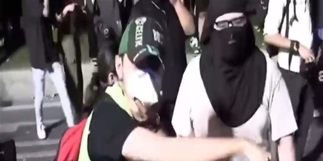 Sarahane'de Mslmanlar lmle tehdit eden maskeli pheli yakaland