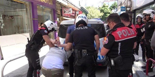 Park yeri kavgasında gazeteciye müdahale eden polise soruşturma