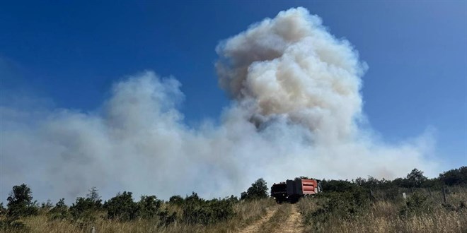 Silivri'deki yangnda 100 hektar ormanlk alan zarar grd: 50 hane boaltld