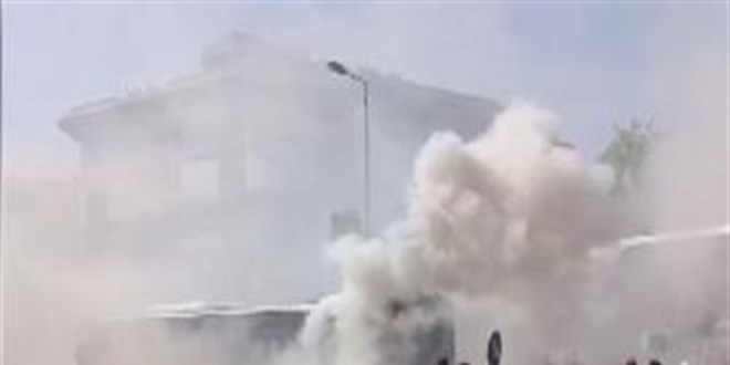 Sancaktepe'de seyir halindeki �ETT otob�s� yand�