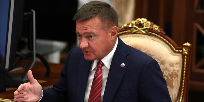 Putin'in g�revden ald��� bakan arac�nda �l� bulundu