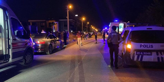 Kocaeli'de amca deheti: 2 l, 1 yaral