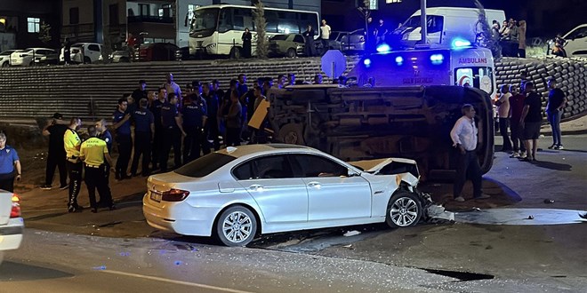 Kayseri'de otomobille arpan minibs devrildi: 9 yaral