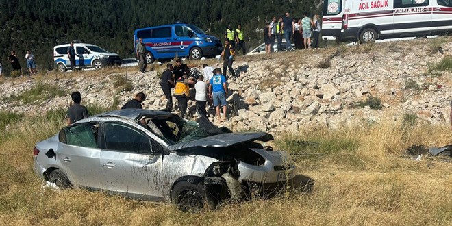 Polis Memurunun Ailesiyle Geirdii Kazada 3 Kii ld