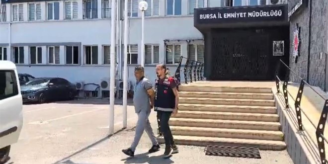 Kendisini kaymakam olarak tanıttı, sahte tören bile düzenledi