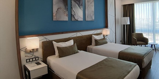 Tatilcinin Zaferi: Oteldeki K�t� Koku Sonras� �cret �adesi Karar�