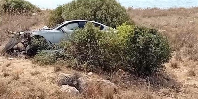 Otomobiliyle kaza ge�iren polis, hayat�n� kaybetti