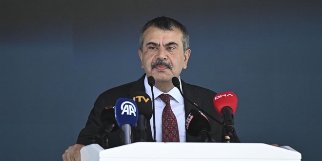 Bakan Tekin'den LGS eletirilerine tepki