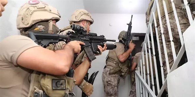 Mersin Erdemli'de fuhu operasyonu: 19 kii tutukland!