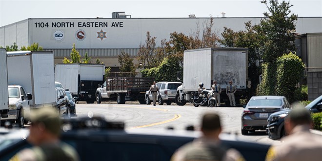 Los Angeles'ta polis yerlekesinde patlama: 3 kii ld
