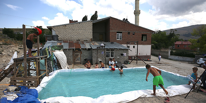 retmen Berhan'n 'ky havuzu' ocuklarn yaz neesi oldu