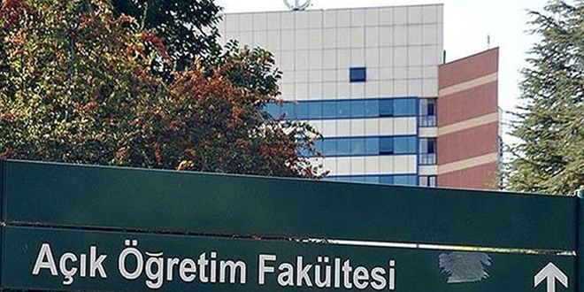 Akretim'de Byk Deiim: Faklteler Tek at Altnda