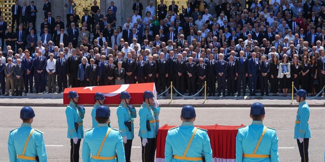 Eski CHP Genel Başkanı Öymen için Meclis'te tören düzenlendi