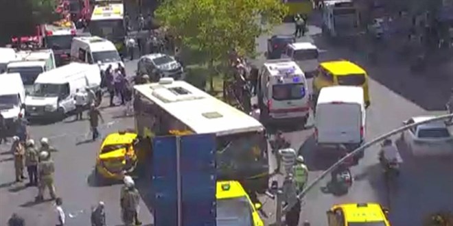 İstanbul'da zincirleme kaza: 9 araç birbirine girdi