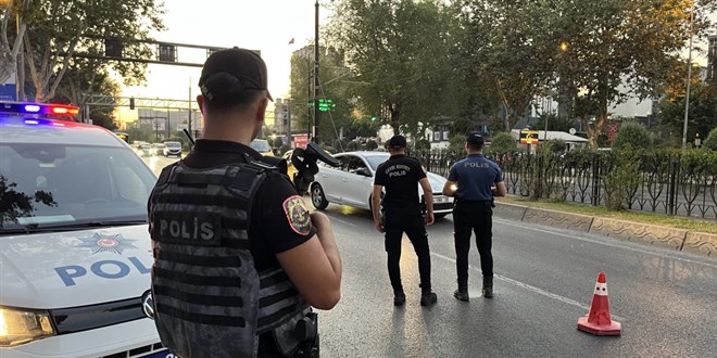 �stanbul polisinden helikopter destekli 'huzur' uygulamas�