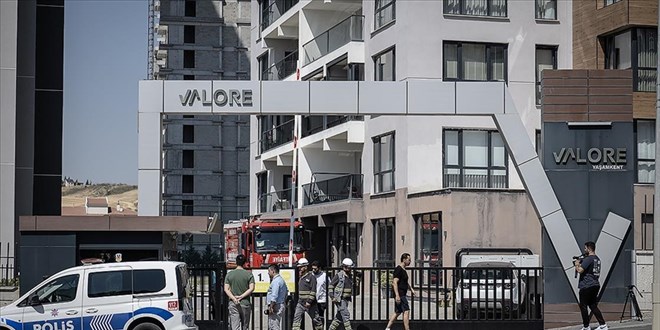 Ba�kentte 3 ki�inin �ld��� apartman yang�n�nda ihmaller zinciri