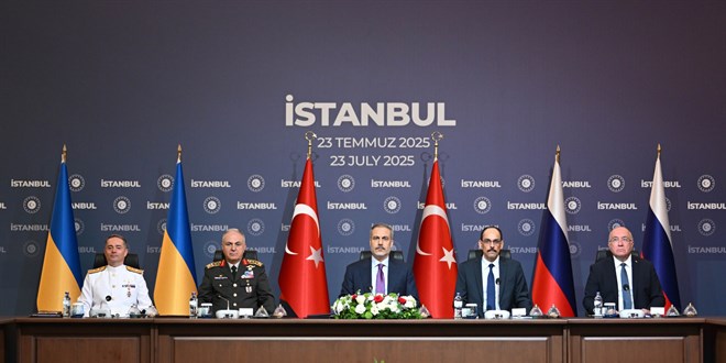 T�rkiye-Rusya-Ukrayna ��l� Toplant�s� �stanbul'da ba�lad�