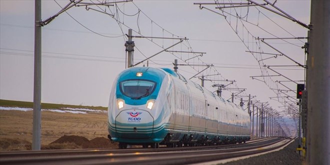 Bilecik'teki yang�n nedeniyle YHT seferlerinde gecikme ya�an�yor