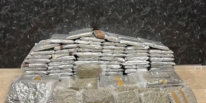 �stanbul'da Uyu�turucu Operasyonu: 144 Kilo Skunk Ele Ge�irildi