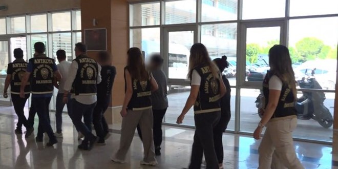 6 milyon TL'lik 'beyaz eya servisi' dolandrcl: 10 gzalt