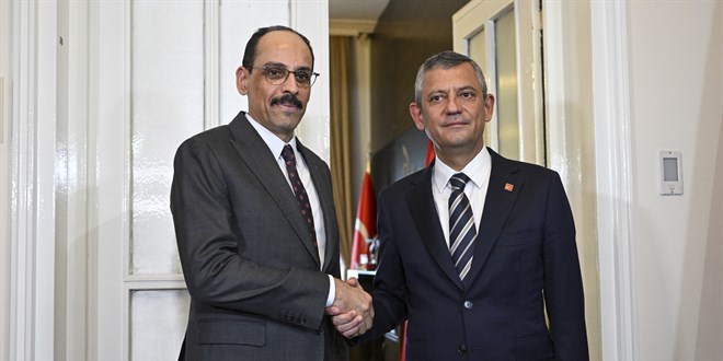 CHP Genel Ba�kan� �zel, M�T Ba�kan� Kal�n ile g�r��t�